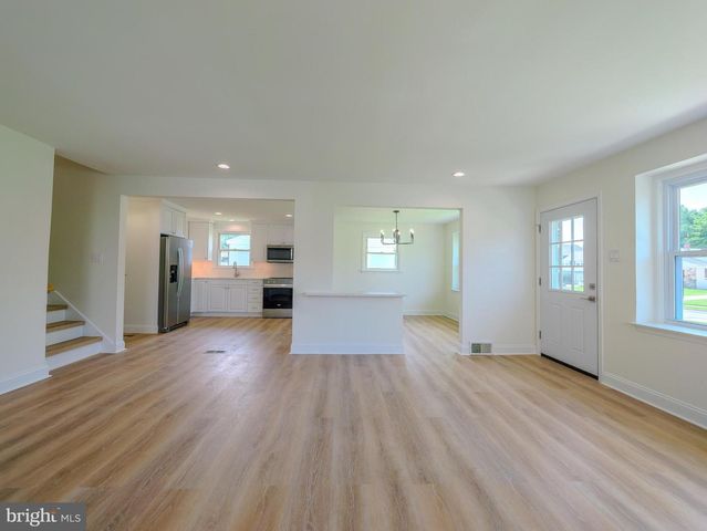 2989 EASTBURN AVE, Broomall, PA 19008