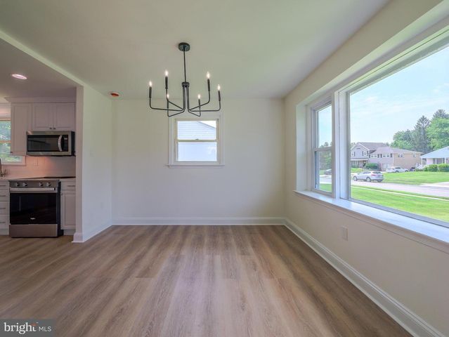 2989 EASTBURN AVE, Broomall, PA 19008