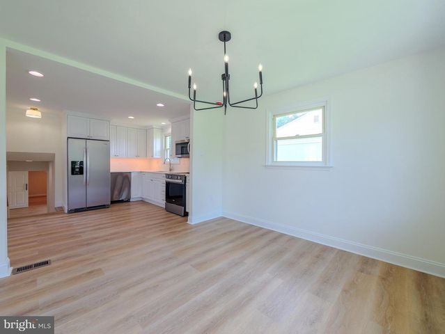 2989 EASTBURN AVE, Broomall, PA 19008