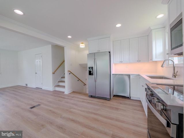 2989 EASTBURN AVE, Broomall, PA 19008