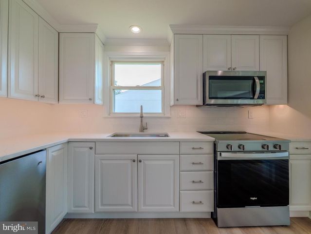 2989 EASTBURN AVE, Broomall, PA 19008