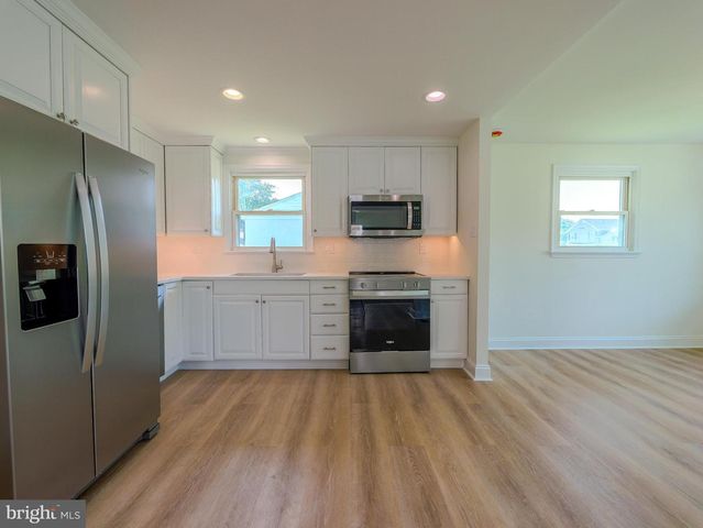 2989 EASTBURN AVE, Broomall, PA 19008