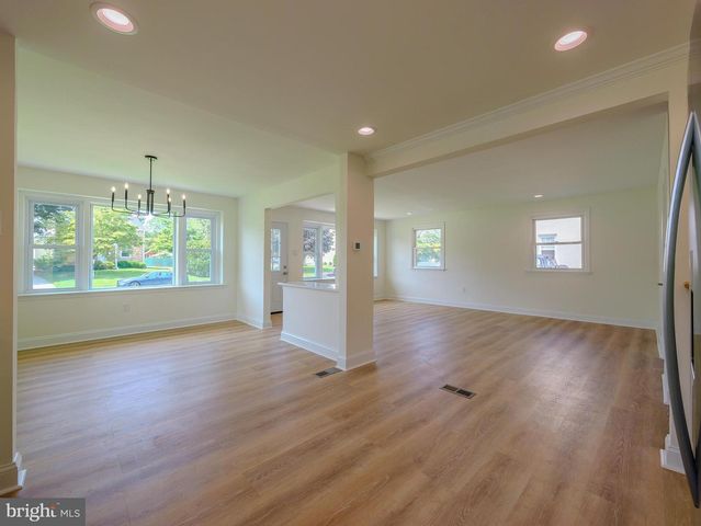 2989 EASTBURN AVE, Broomall, PA 19008