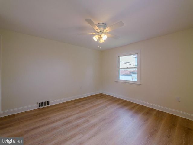 2989 EASTBURN AVE, Broomall, PA 19008