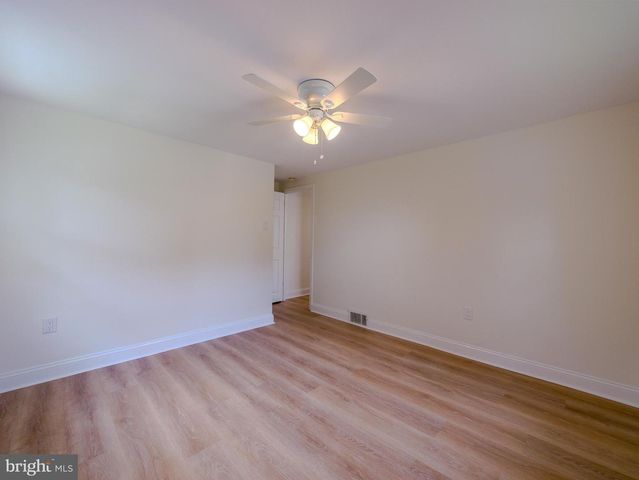 2989 EASTBURN AVE, Broomall, PA 19008