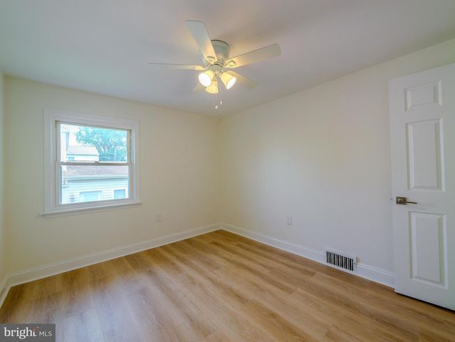 2989 EASTBURN AVE, Broomall, PA 19008
