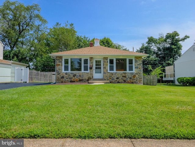 2989 EASTBURN AVE, Broomall, PA 19008