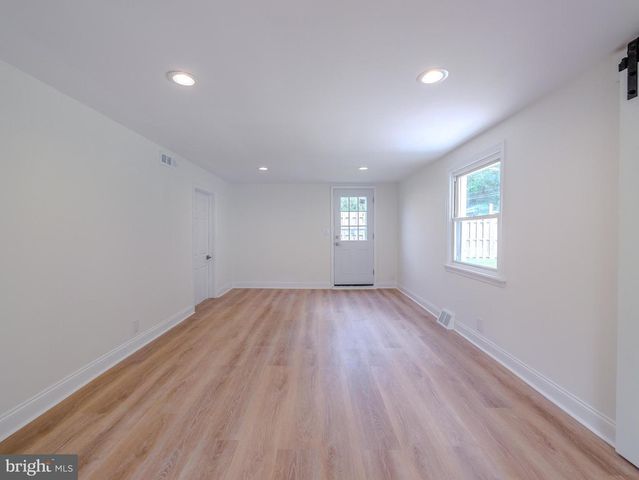2989 EASTBURN AVE, Broomall, PA 19008