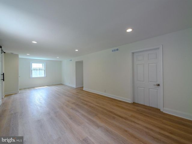 2989 EASTBURN AVE, Broomall, PA 19008