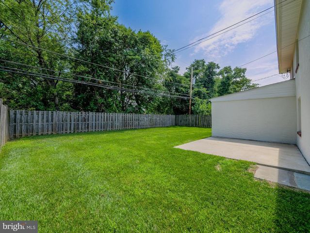 2989 EASTBURN AVE, Broomall, PA 19008