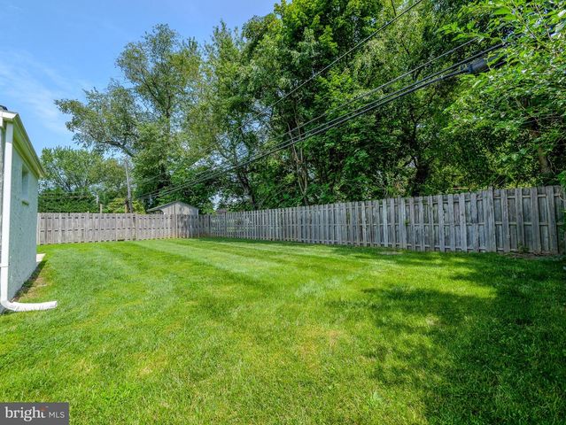 2989 EASTBURN AVE, Broomall, PA 19008