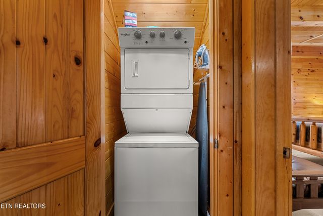 315 Caney Creek Rd, Pigeon Forge, TN 37863