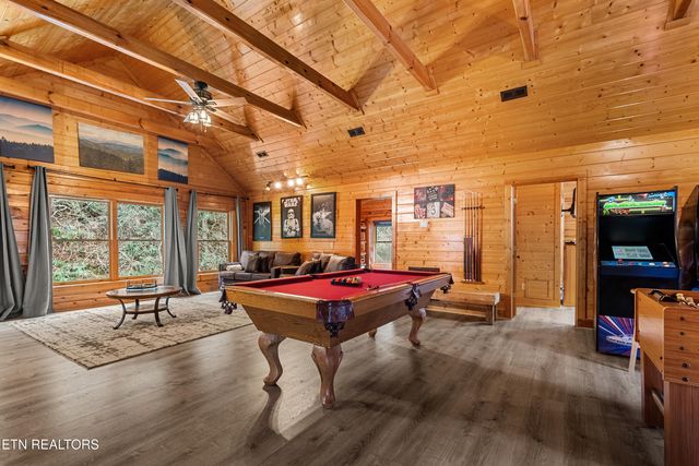 315 Caney Creek Rd, Pigeon Forge, TN 37863