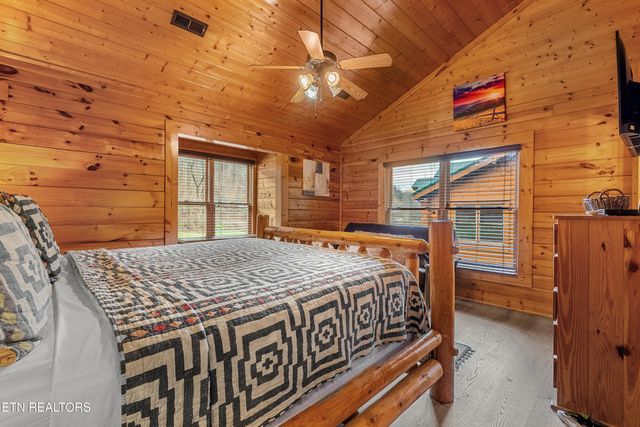 315 Caney Creek Rd, Pigeon Forge, TN 37863