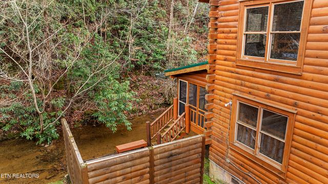 315 Caney Creek Rd, Pigeon Forge, TN 37863