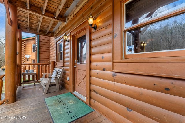 315 Caney Creek Rd, Pigeon Forge, TN 37863