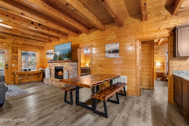 315 Caney Creek Rd, Pigeon Forge, TN 37863