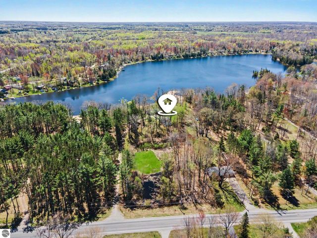 8101 Long Lake Road, Hale, MI 48739