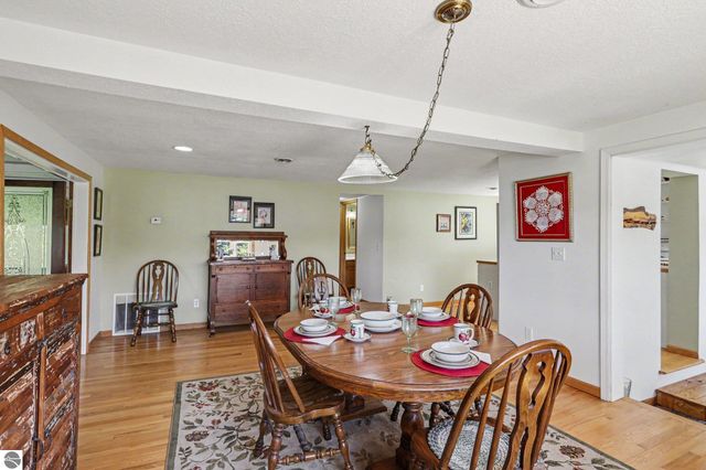 8101 Long Lake Road, Hale, MI 48739