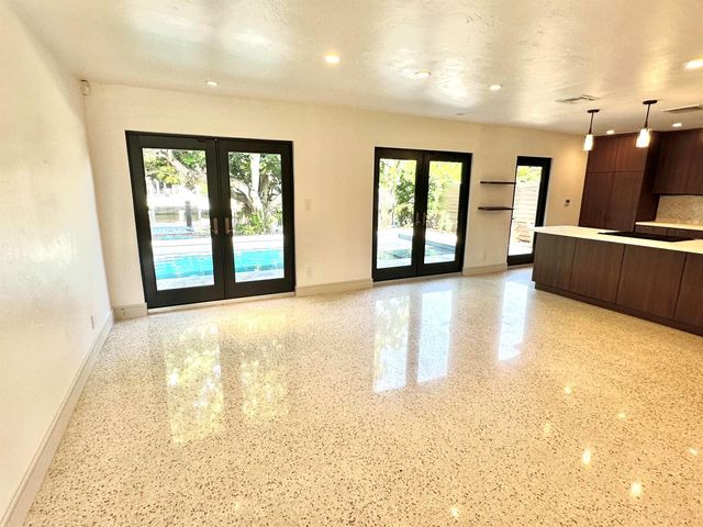 2001 N VICTORIA PARK Road, Fort Lauderdale, FL 33305