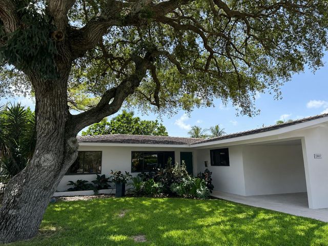 2001 N VICTORIA PARK Road, Fort Lauderdale, FL 33305