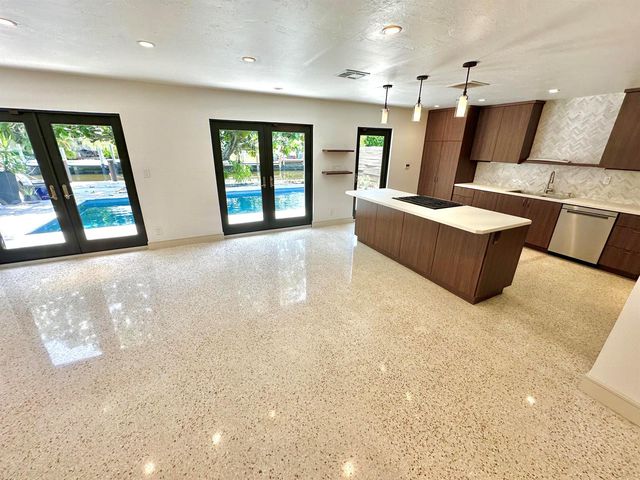 2001 N VICTORIA PARK Road, Fort Lauderdale, FL 33305