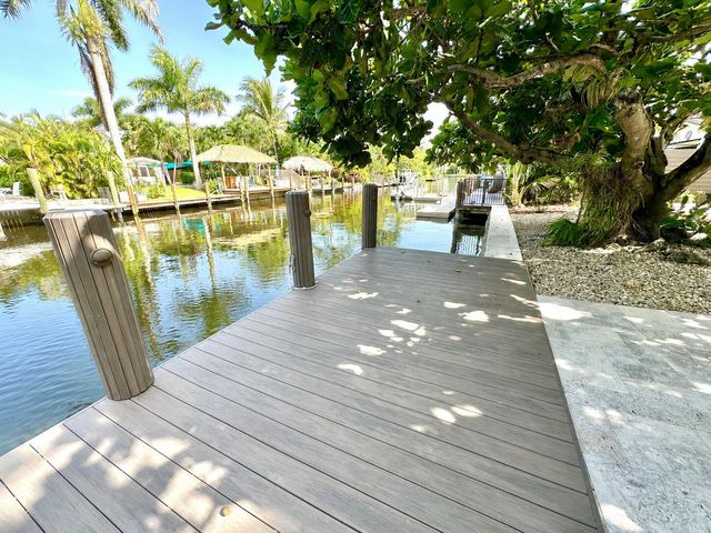 2001 N VICTORIA PARK Road, Fort Lauderdale, FL 33305