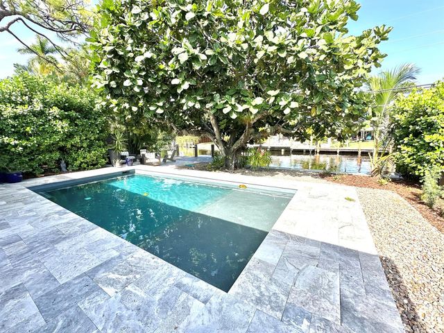 2001 N VICTORIA PARK Road, Fort Lauderdale, FL 33305
