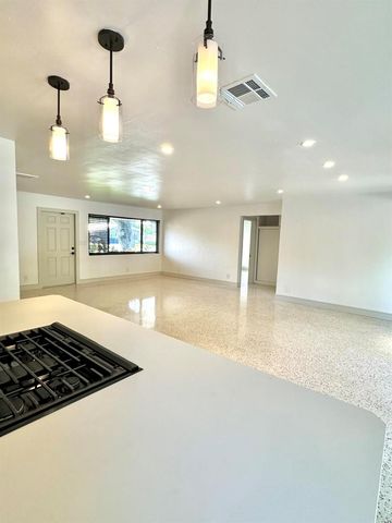 2001 N VICTORIA PARK Road, Fort Lauderdale, FL 33305