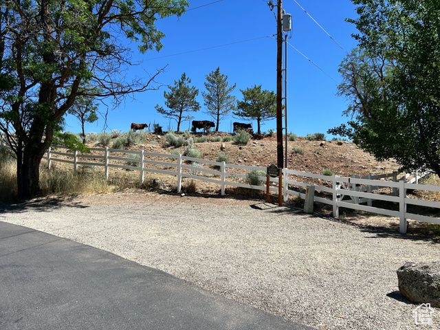 303 RACHEL LN, New Harmony, UT 84757