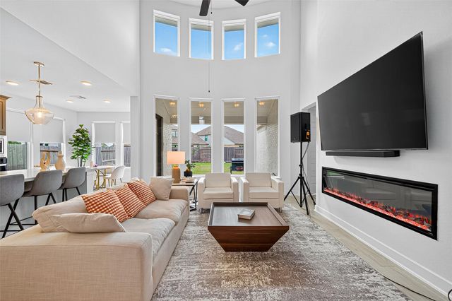 8735 Flounder Rosa Ln, Cypress, TX 77433