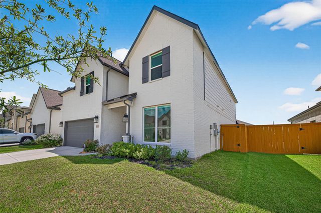 8735 Flounder Rosa Ln, Cypress, TX 77433