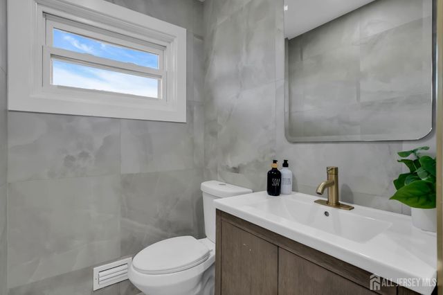11 Dartmouth Road, Old Bridge, NJ 08859