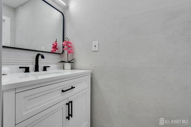 11 Dartmouth Road, Old Bridge, NJ 08859