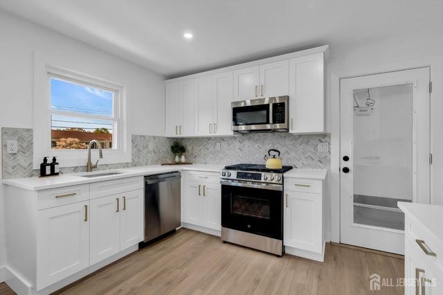 11 Dartmouth Road, Old Bridge, NJ 08859