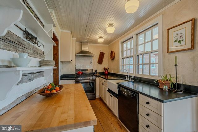40145 MAIN ST, Waterford, VA 20197