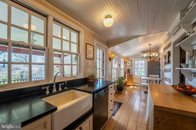 40145 MAIN ST, Waterford, VA 20197