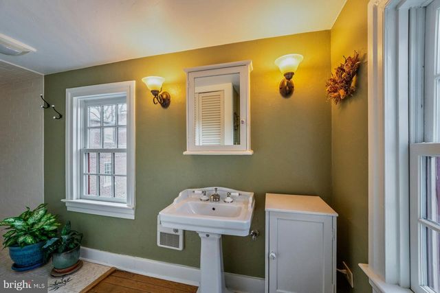 40145 MAIN ST, Waterford, VA 20197