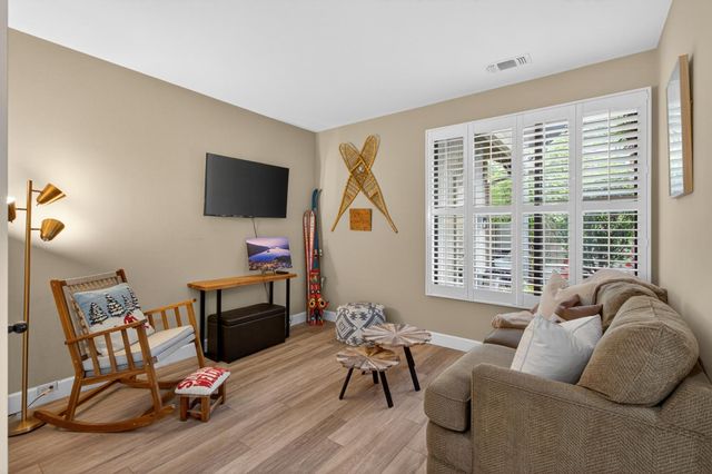 11780 Long Bar Ct, Gold River, CA 95670