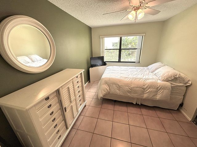 301 N Pine Island Road 105, Plantation, FL 33324
