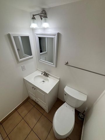 301 N Pine Island Road 105, Plantation, FL 33324