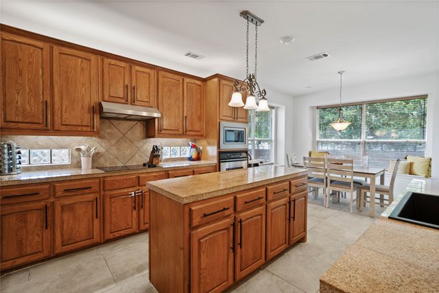 3002 Oaklawn Court, Arlington, TX 76001