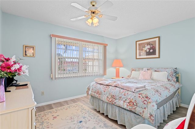 110 Springlake Court 201, Vero Beach, FL 32962