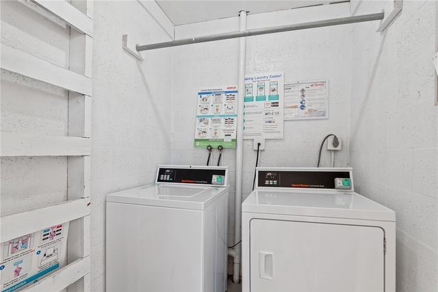 110 Springlake Court 201, Vero Beach, FL 32962