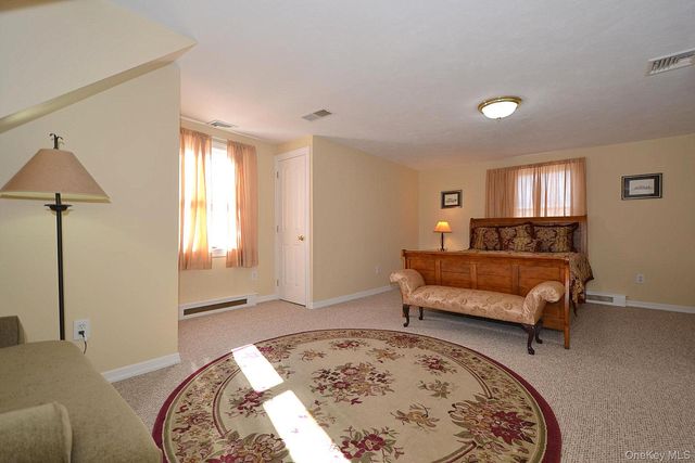 9 Agnes Court, Melville, NY 11747