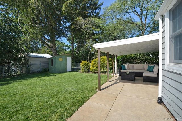 9 Agnes Court, Melville, NY 11747