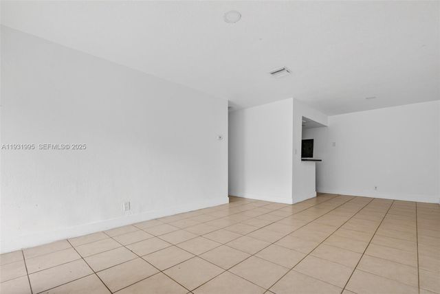 5842 NW 23rd St 1-4, Lauderhill, FL 33313