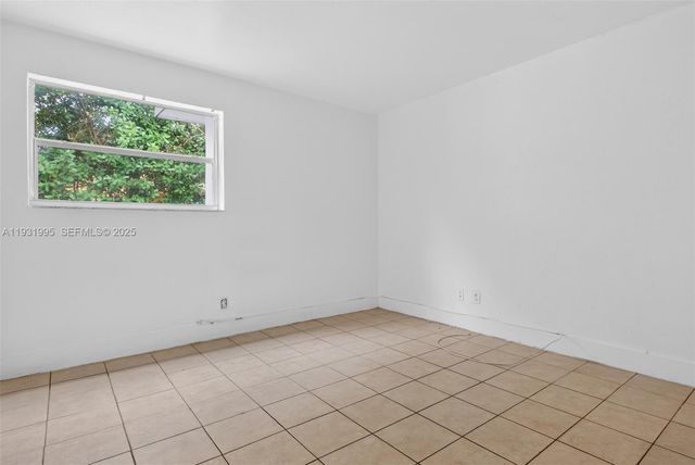 5842 NW 23rd St 1-4, Lauderhill, FL 33313