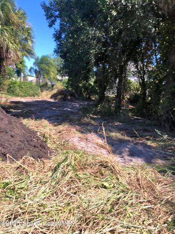 4 Oak Street, Micco, FL 32976