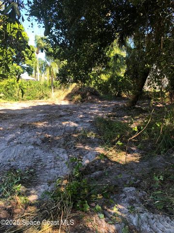 4 Oak Street, Micco, FL 32976